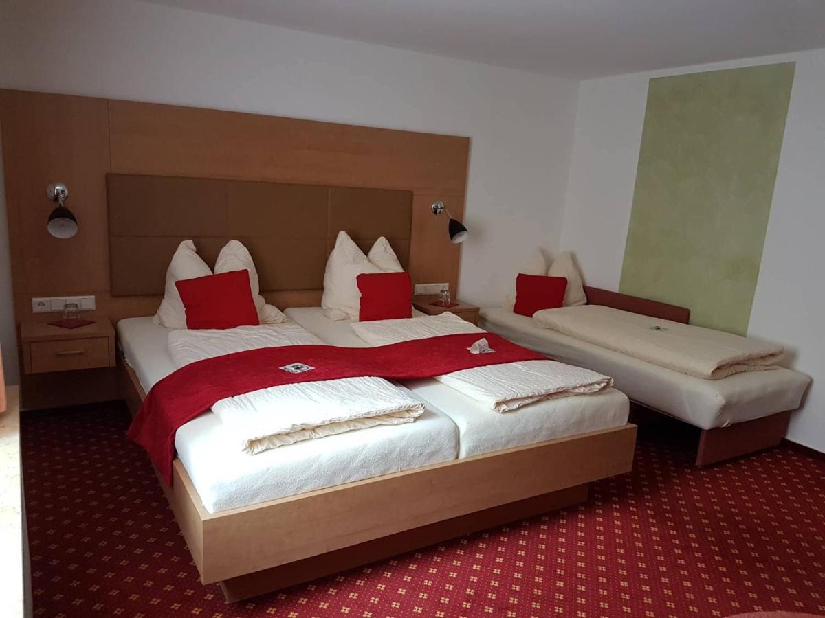 Hotel Traube Зігмарінген Екстер'єр фото
